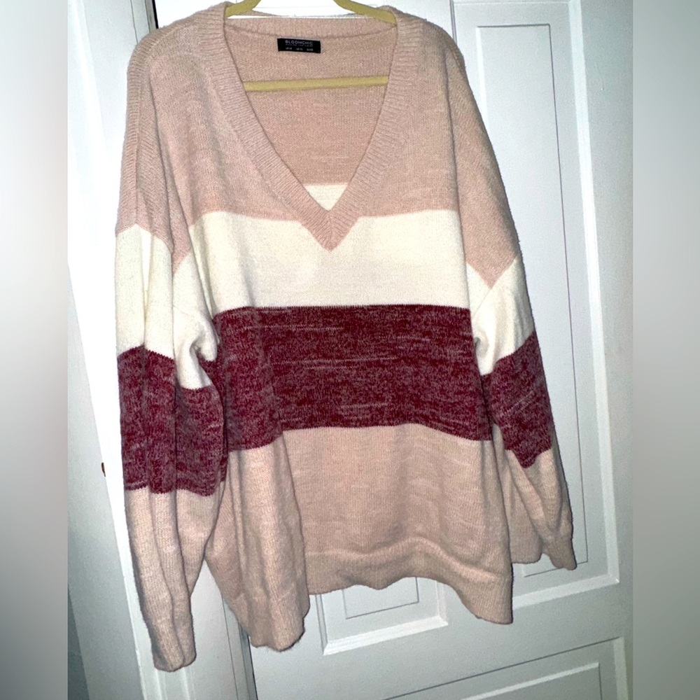 Soft sweater with v-neck neckline